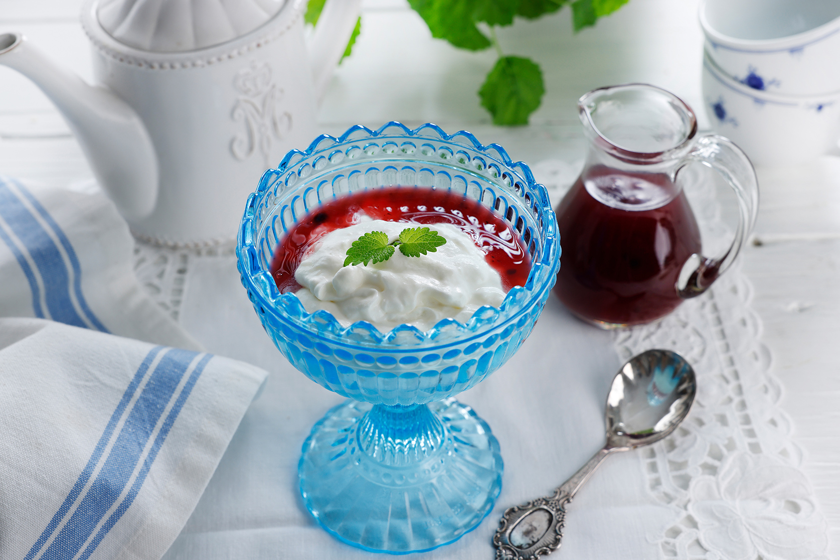 Riskrem med rød saus