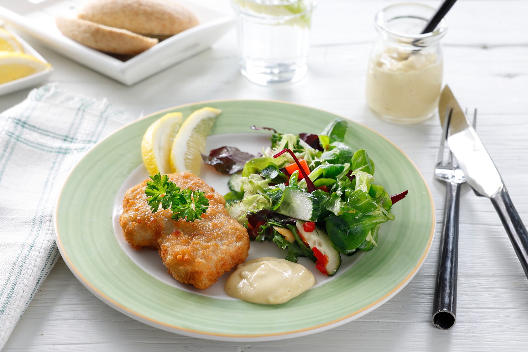 Steaklet med ost og salat