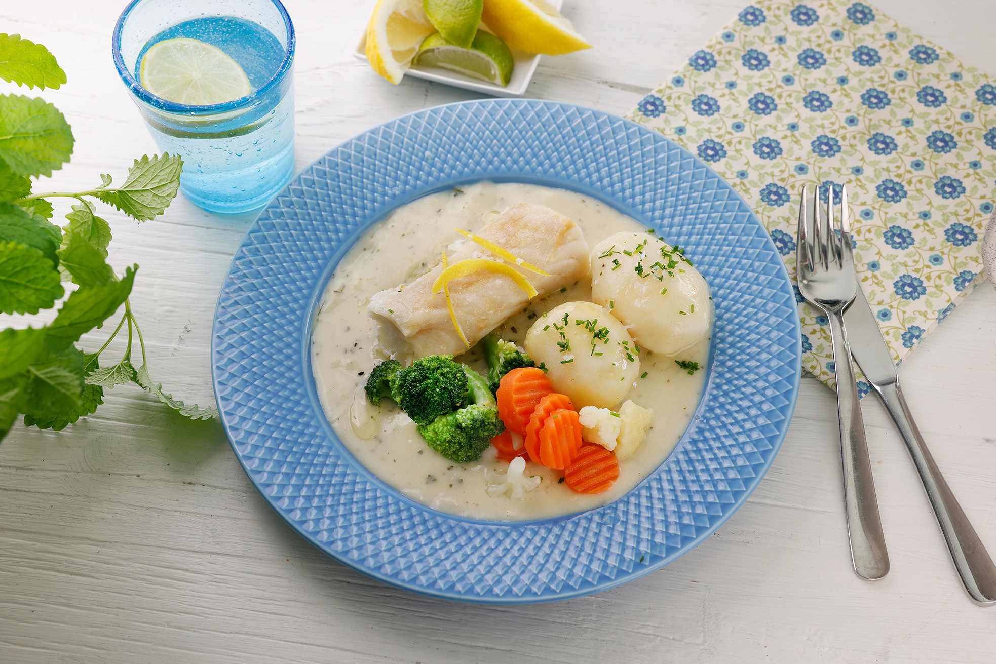 Torskeloins med persillesaus, grønnsaker og potet