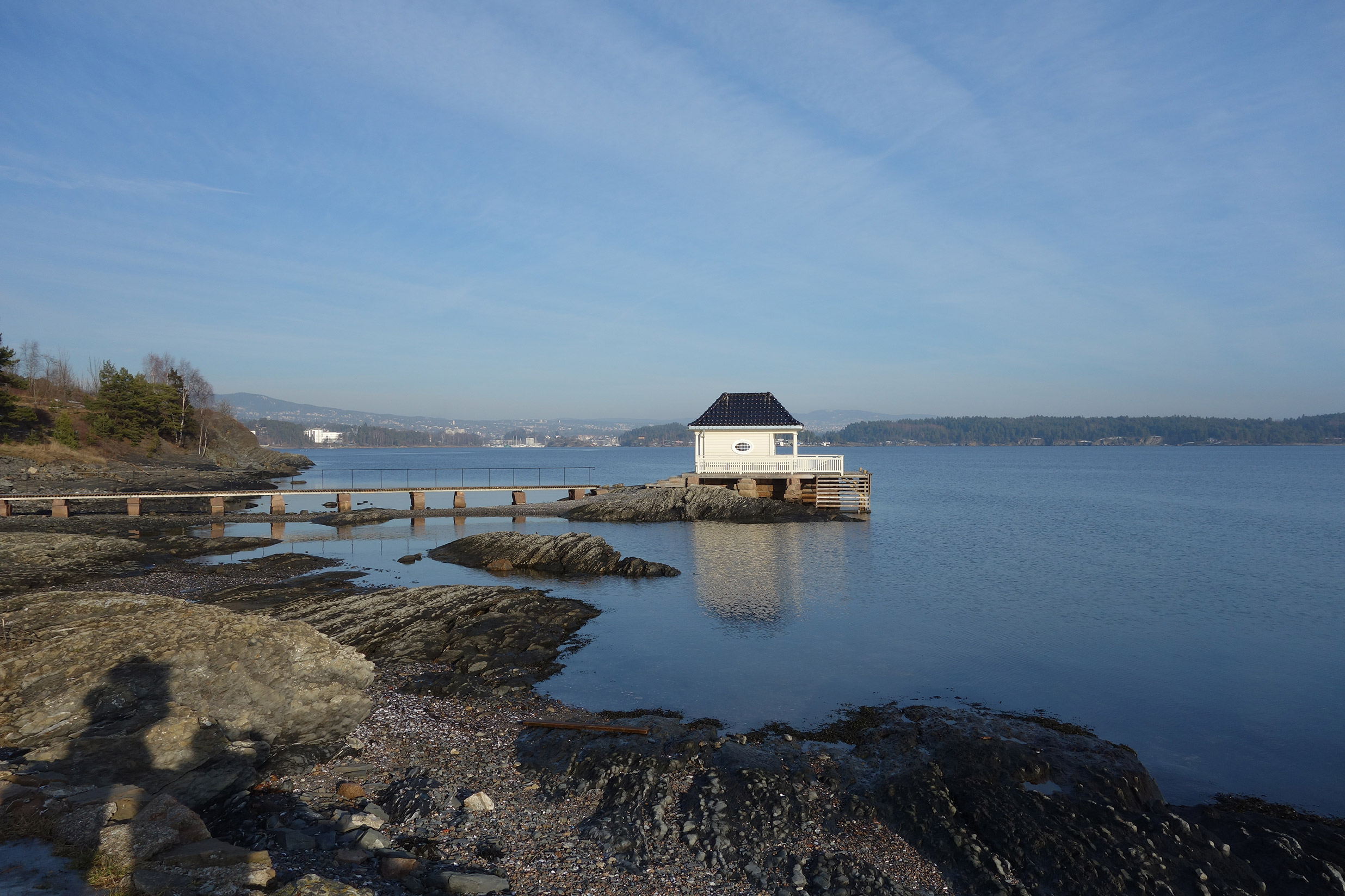 Badehuset tilhører Villa Hareløkken på Fornebu