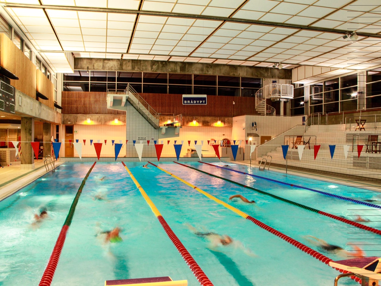 Nadderudhallen  bilde av  svømmehallen 